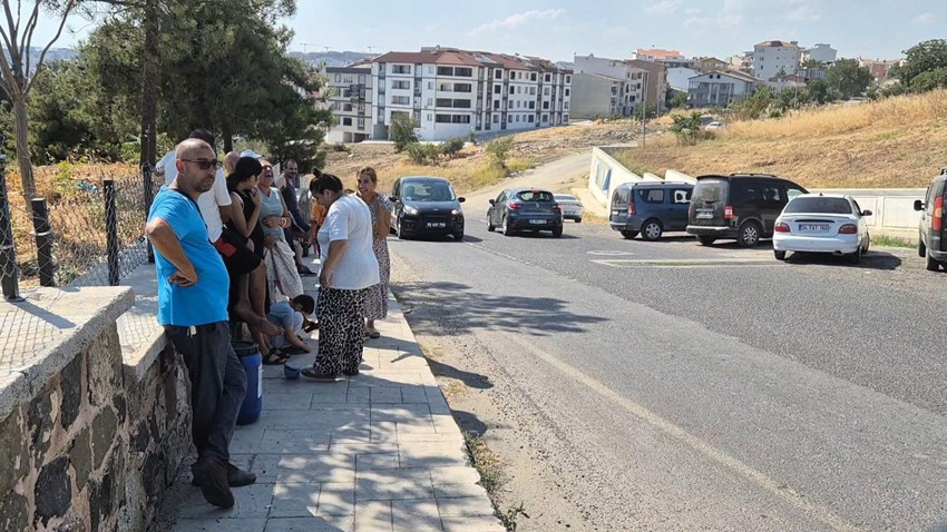 Kavurucu sıcağın altında mahallelinin su kuyruğunun sonu görülmedi - Resim: 3