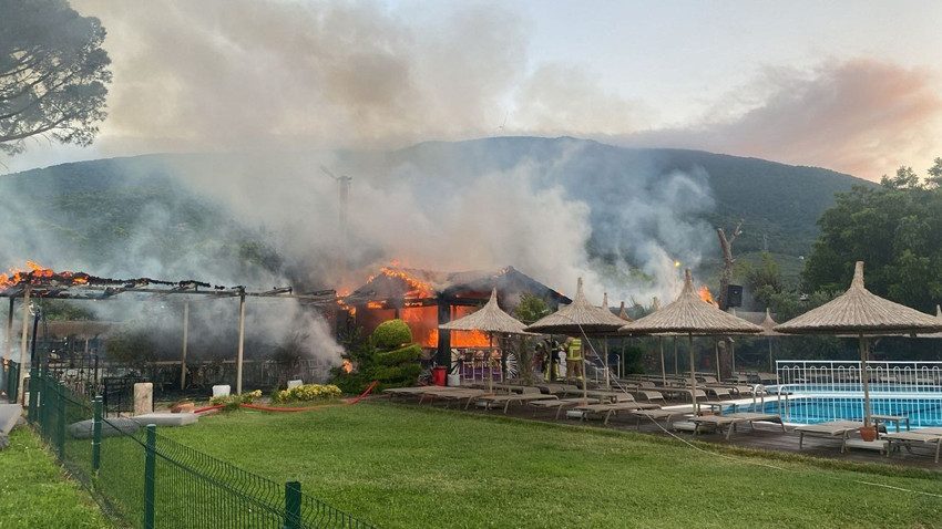 Erdek'te otelde korkutan yangın - Resim: 1