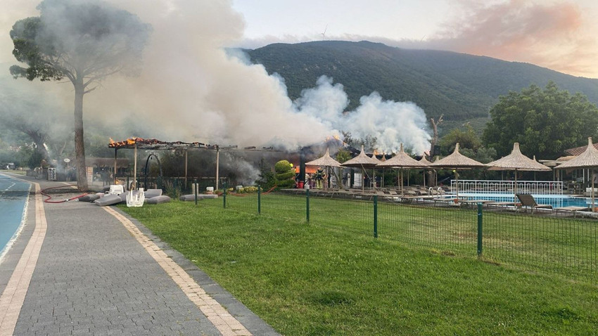 Erdek'te otelde korkutan yangın - Resim: 3