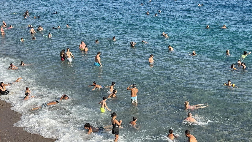 Ünlü tatil cenneti Bodrum'da nüfus 4'e katlandı - Resim: 1