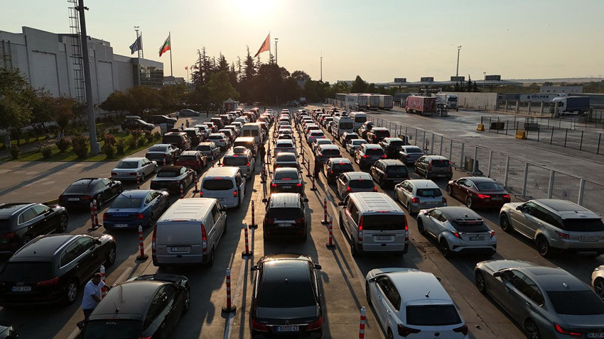 1 Euro 47 TL tatili bitti... Akın akın geldiler, akın akın gidiyorlar - Resim: 3