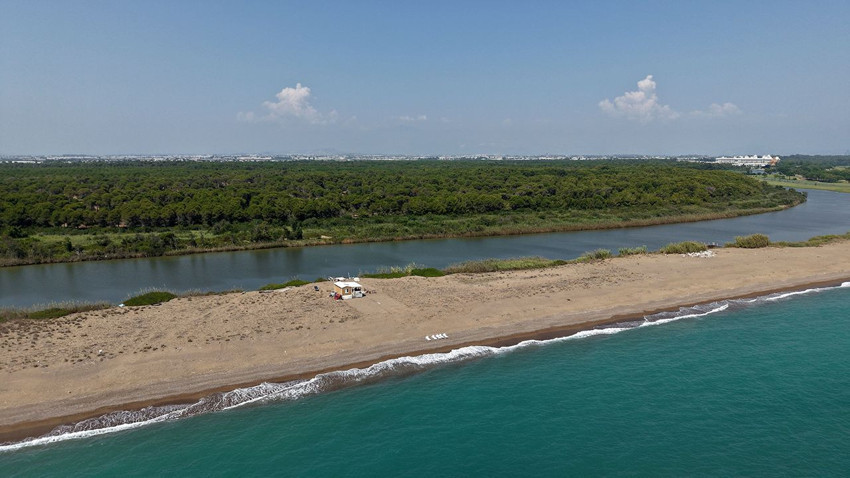 Önü deniz, arkası nehir... Türkiye'nin eşsiz, benzersiz, akıl alalmaz ''sahilkondu''su kamerada - Resim: 3