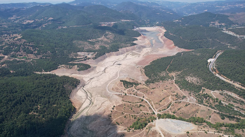 Bursa'nın bir barajı tamamen kurudu, 35 günlük su kaldı - Resim: 1