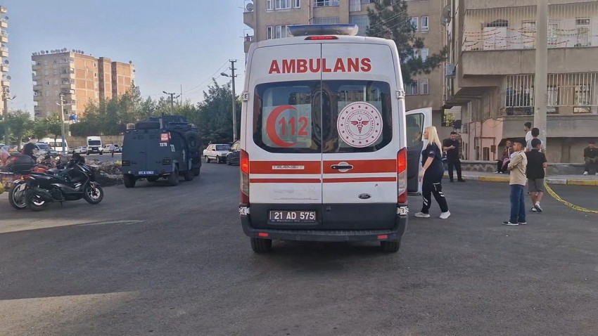 Eşinden kaçmak isteyen kadın silahlı saldırıya uğradı: 3 yaralı - Resim: 3