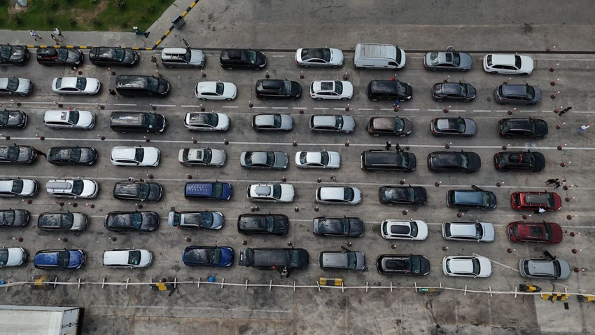 1 Euro 47 TL tatili bitti... Gurbetçiler sınır kapılarında metrelerce kuyruk oluşturdu - Resim: 2