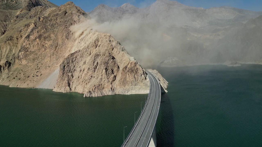 Türkiye'nin uluslararası otoyolu saatlerce kapandı, vatandaş isyan etti - Resim: 2