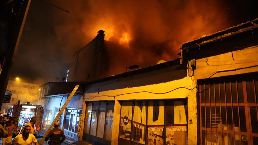 Restoranda çıkan yangın evler ve otele sıçradı - Resim: 2