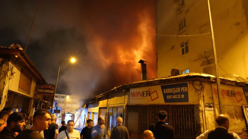 Restoranda çıkan yangın evler ve otele sıçradı - Resim: 3