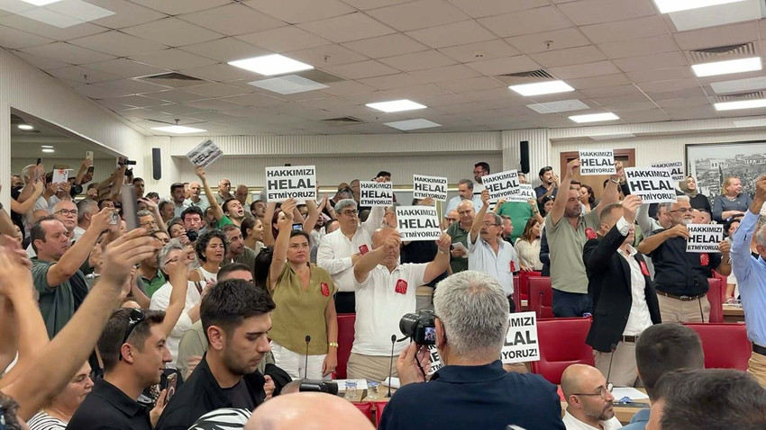 AK Parti'ye geçen Aydın Büyükşehir Belediyesi karıştı: Polis meclis toplantısına girdi - Resim: 2