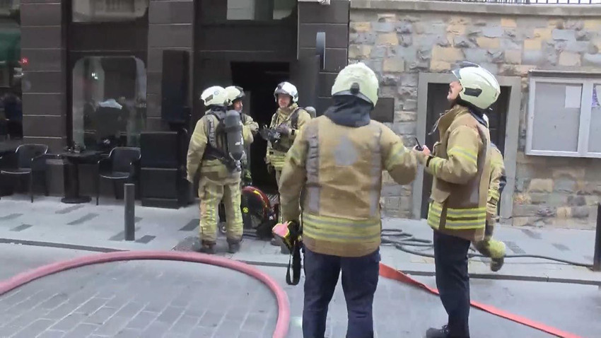 İstanbul'da otelde korkutan yangın - Resim: 4