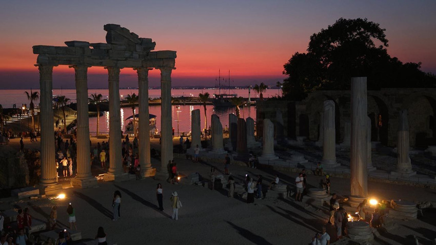 Tarihi mekanlarda gece ziyaretlerinin süresi uzatıldı - Resim: 4