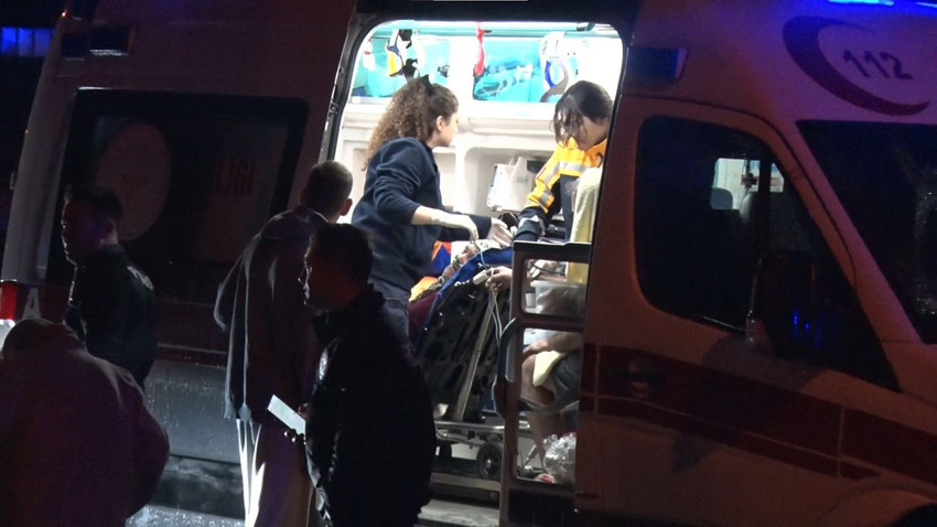 İstanbul'da korkutan yangın: Apartmanda 20 kişi tahliye edildi - Resim: 1