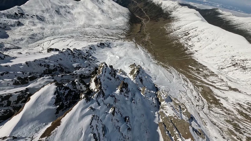 Türkiye'nin zirvesindeki kalpli gölünde aksiyon dolu uçuş - Resim: 3