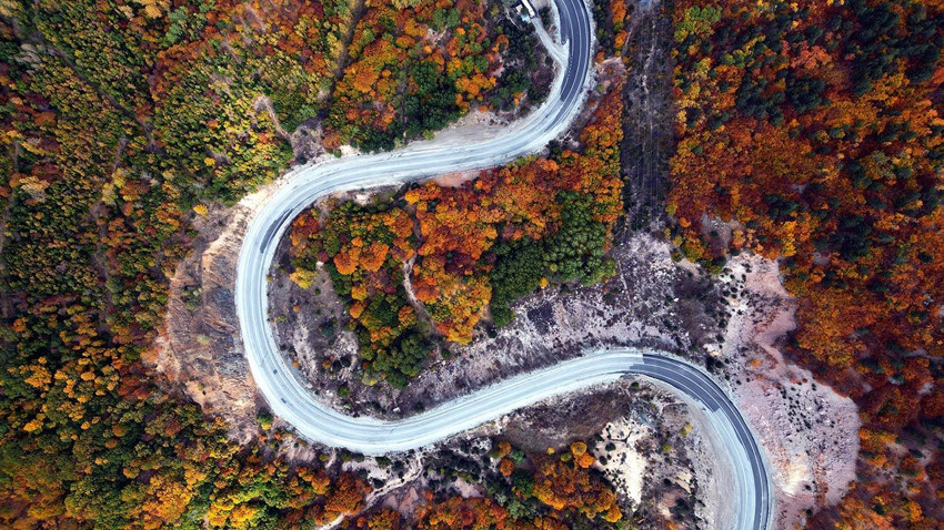 Masallar diyarı gibi... Sonbahar tonlarına bürünen Geminbeli Geçidi hayran bıraktı - Resim: 2