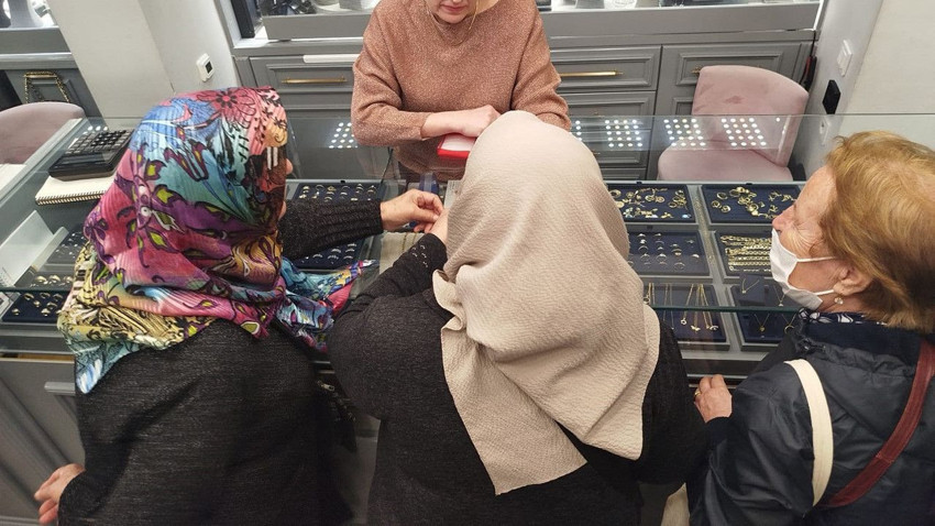Altın fiyatlarındaki hareketlilik sonrası altın almak isteyen kuyumcudan eli boş döndü - Resim: 4
