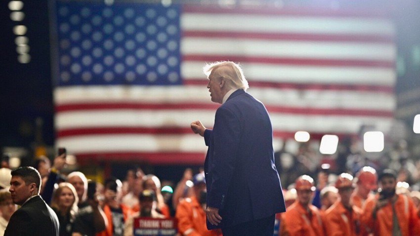 Trump yeniden Covid aşılarını oldu; doktorlarının açıklaması sonrası tüm dünyanın ağzı açık kaldı - Resim: 1