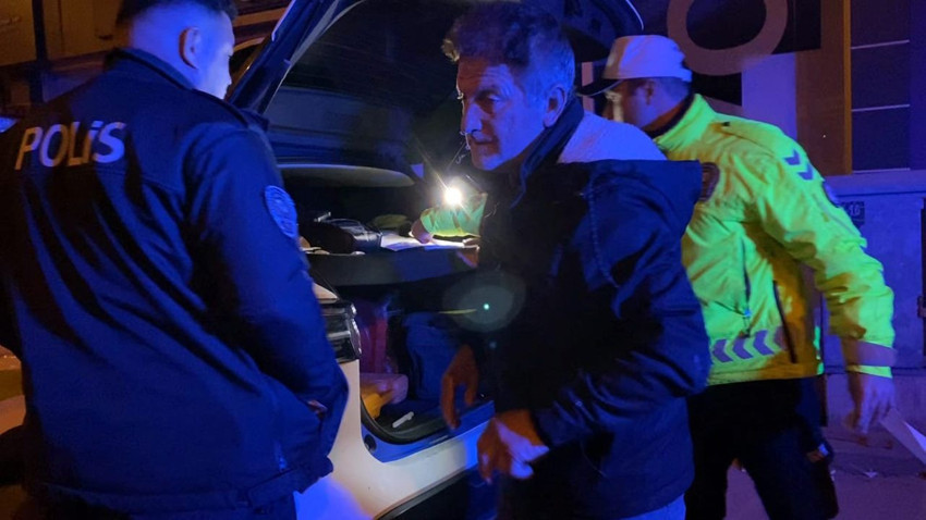 Alkollü olarak yakalanan sürücü polisin sabır testine dönüştü - Resim: 1