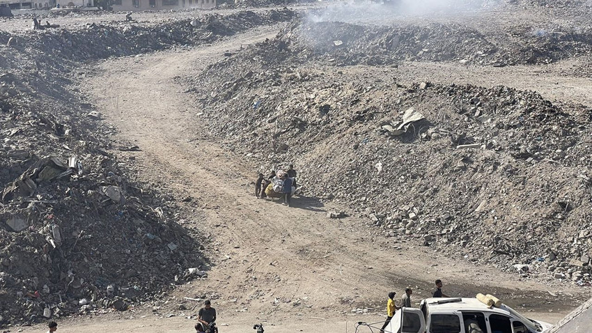 İsrail ordusunun yerle bir ettiği Gazze'den kahreden görüntü - Resim: 1