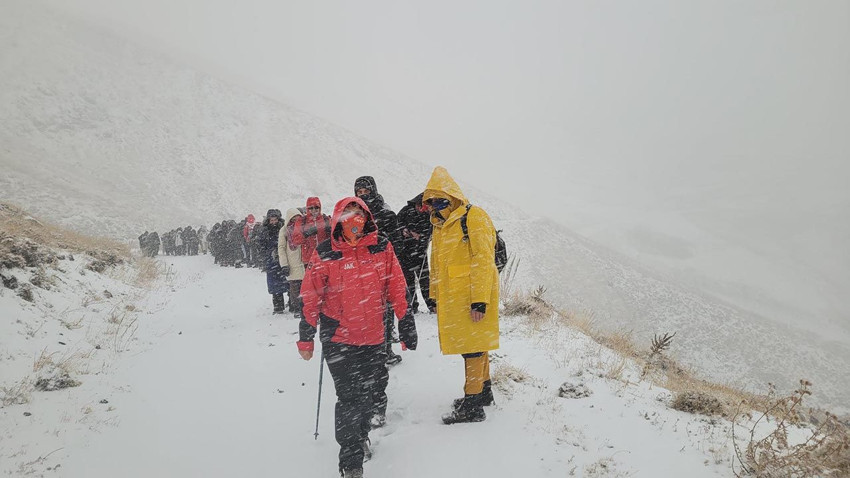 Pastırma sıcakları buraya uğramadı: Tipiye yakalandılar! - Resim: 1