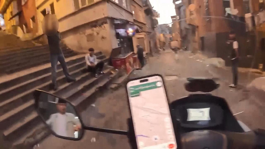 Tarlabaşı'nda dolaşan İspanyol Youtuber'a kabusu yaşattılar! O anlar kamerada - Resim: 2