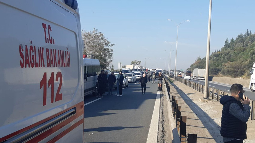 TEM'de korkunç kaza: TIR, karşı yöne geçip, biri yolcu otobüsü 3 araçla çarpıştı - Resim: 2