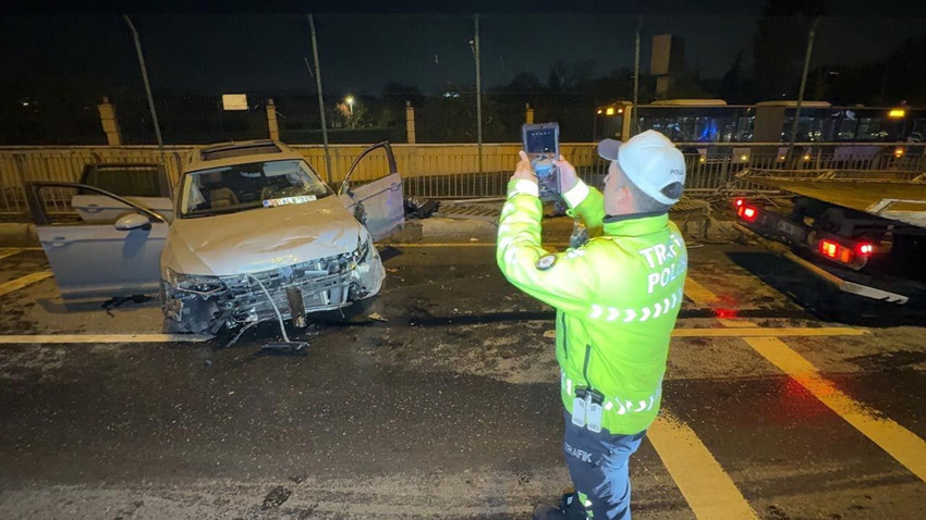 İstanbul'da korkunç kaza! Bariyerleri parçalayarak yayalara çarptı - Resim: 4