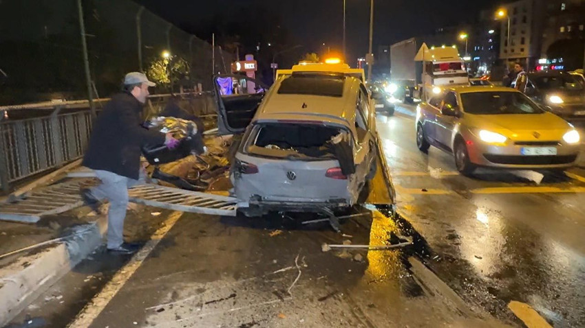 İstanbul'da korkunç kaza! Bariyerleri parçalayarak yayalara çarptı - Resim: 3