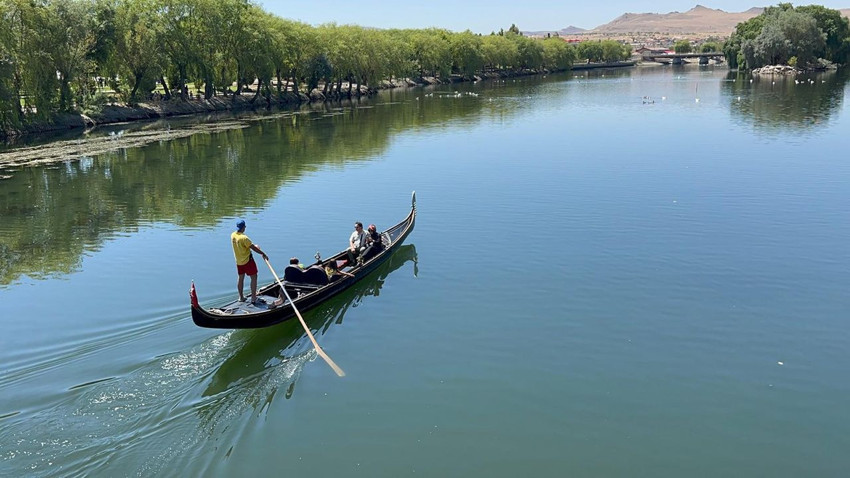 Türkiye'nin en gizemli noktası şimdi de gondollarla renklendi... - Resim: 1