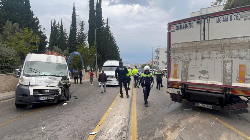 Muğla'da feci kaza: Çok sayıda öğrenci yaralandı - Resim: 2