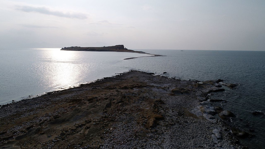 Türkiye'nin gizemli antik yoluna hem Türkçe hem Kürtçe ''boğulabilirsiniz'' uyarıları asıldı - Resim: 1