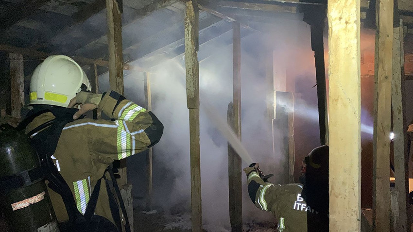 Bu apartman sürekli yanıyor: Bir yangın daha çıktı - Resim: 2