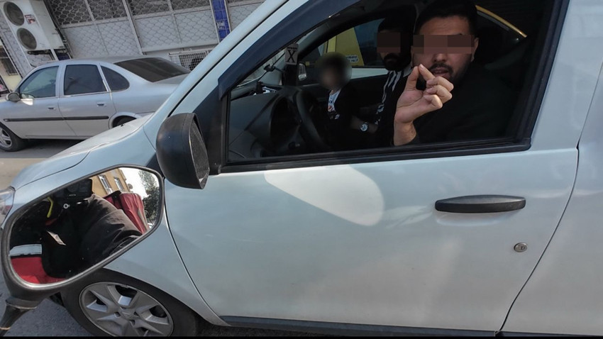 İstanbul trafiğinde eli keserli trafik teröristi dehşeti kamerada - Resim: 3
