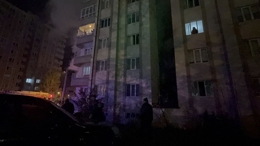 Kütahya'da 8 katlı apartman alevlere teslim oldu; 1 kişi hayatını kaybetti - Resim: 2