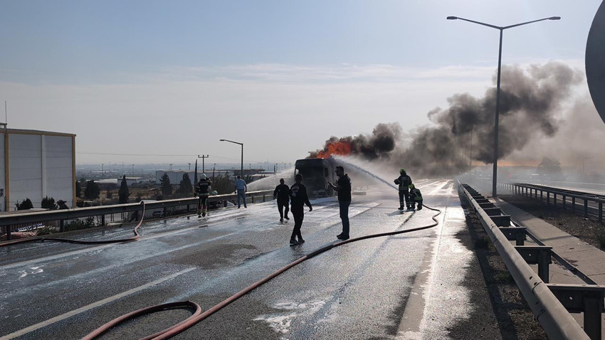 Akaryakıt yüklü tanker alev topuna döndü! Korku dolu anlar - Resim: 4