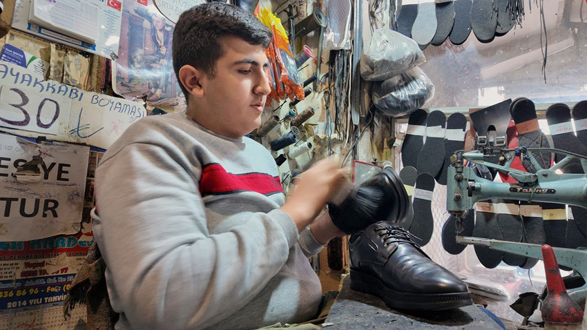 16 yaşında devraldığı 3,5 metrekarelik dükkanda kendi işinin patronu oldu - Resim: 4