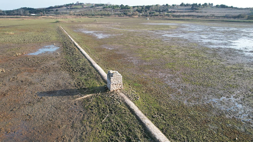 Terkos Gölü'nde su çekilince tarihi su kanalları gün yüzüne çıktı - Resim: 2