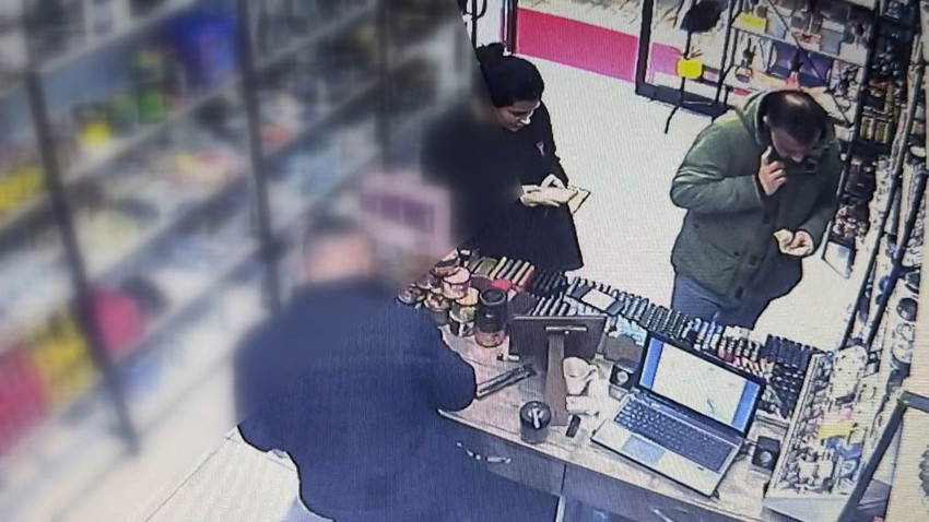 IBAN dolandırıcılığı saniye saniye kamerada: ''Kartım yanımda yok'' dedi ve... - Resim: 2