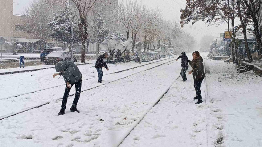 Okullarda kar tatili bir gün daha uzatıldı: İşte 31 Aralık Çarşamba eğitime ara verilen iller - Resim: 4