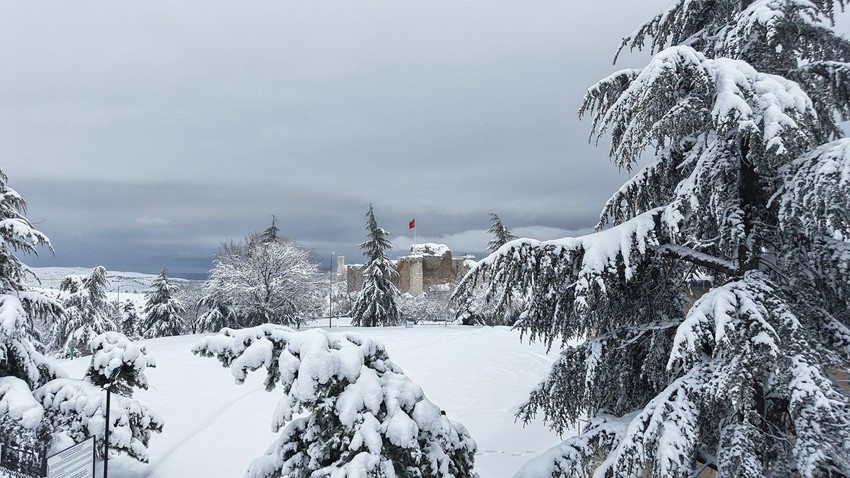 Türkiye'nin medeniyetler beşiği Harput beyaza büründü ortaya kartpostallık görüntüler çıktı - Resim: 2
