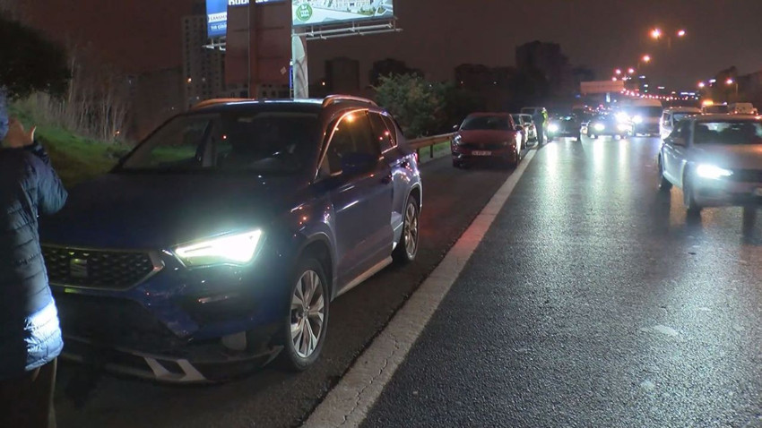 İstanbul'da zincirleme kazada 8 araç birbirine girdi; TEM savaş yerine döndü, trafik durdu - Resim: 4