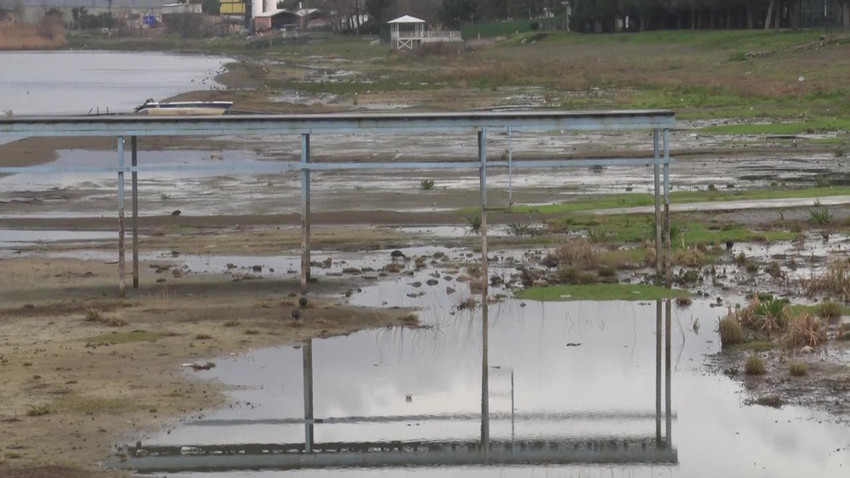 Sorun sadece kuraklık değil! Türkiye'nin en büyük 5'inci gölü 200 metre çekildi - Resim: 4