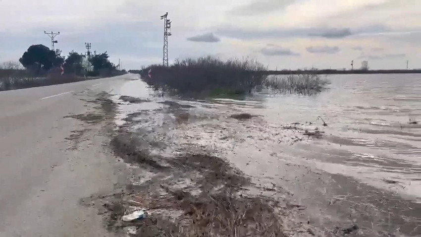 Edirne'de yine taşkın: Sedde patladı, karayolunu su bastı - Resim: 3