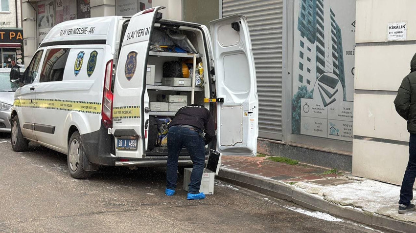 58 yaşındaki adam 7'nci kattan atladı; eşi evde ölü bulundu - Resim: 3