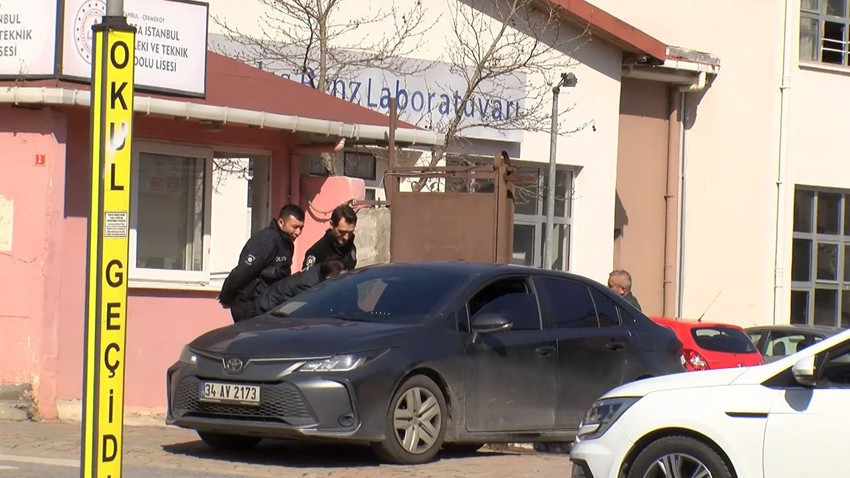 İstanbul'da lisede dehşet! Bir öğretmen öldü, bir öğretmen ile bir öğrenci yaralandı - Resim: 4