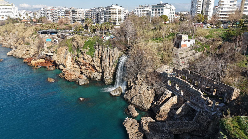 Türkiye'nin turizm başkentindeki eşsiz güzelliklerinde saç baş yolduran işgal! - Resim: 4