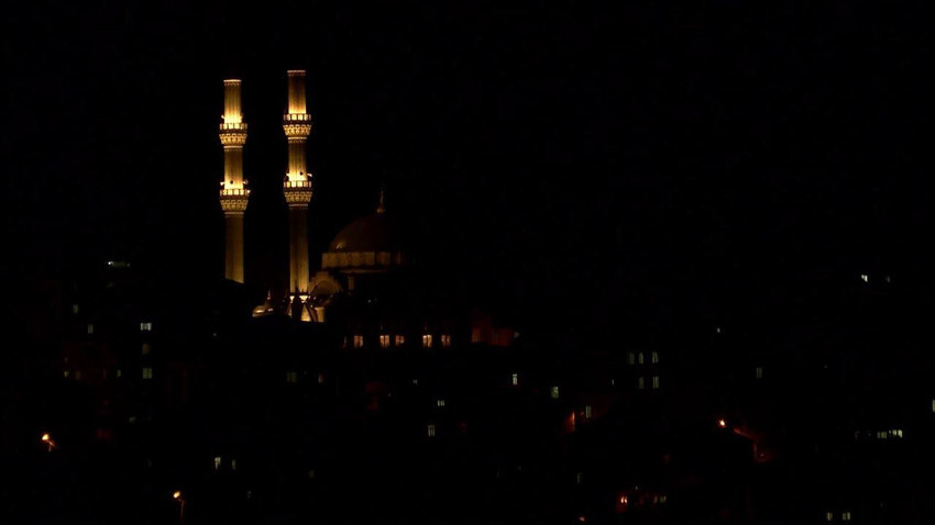 Ramazan'ın en parlak gecesi! İstanbul semalarında mest eden görüntüler - Resim: 3