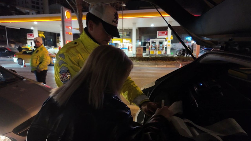 İstanbul trafiğinde saç baş yolduran anlar: ''100 bin lira ceza yedik, yine yeriz!'' - Resim: 2