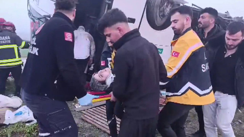 Bayram sabahı korkunç kaza: Yolcu otobüsü devrildi! Çok sayıda yaralı var - Resim: 3