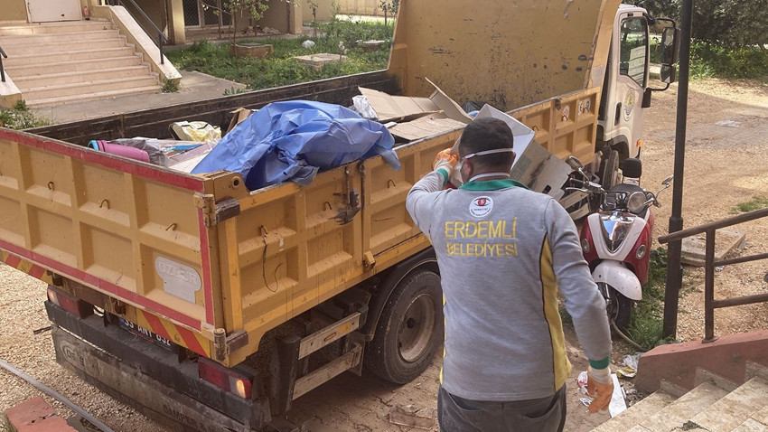 Kötü koku ihbarı mide bulandıran gerçeği ortaya çıkardı: Tam 7 kamyon dolup taştı! - Resim: 4