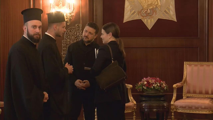 Ukrayna lideri Zelenski İstanbul'da: Erdoğan ile görüşüp soluğu Balat'ta aldı - Resim: 3